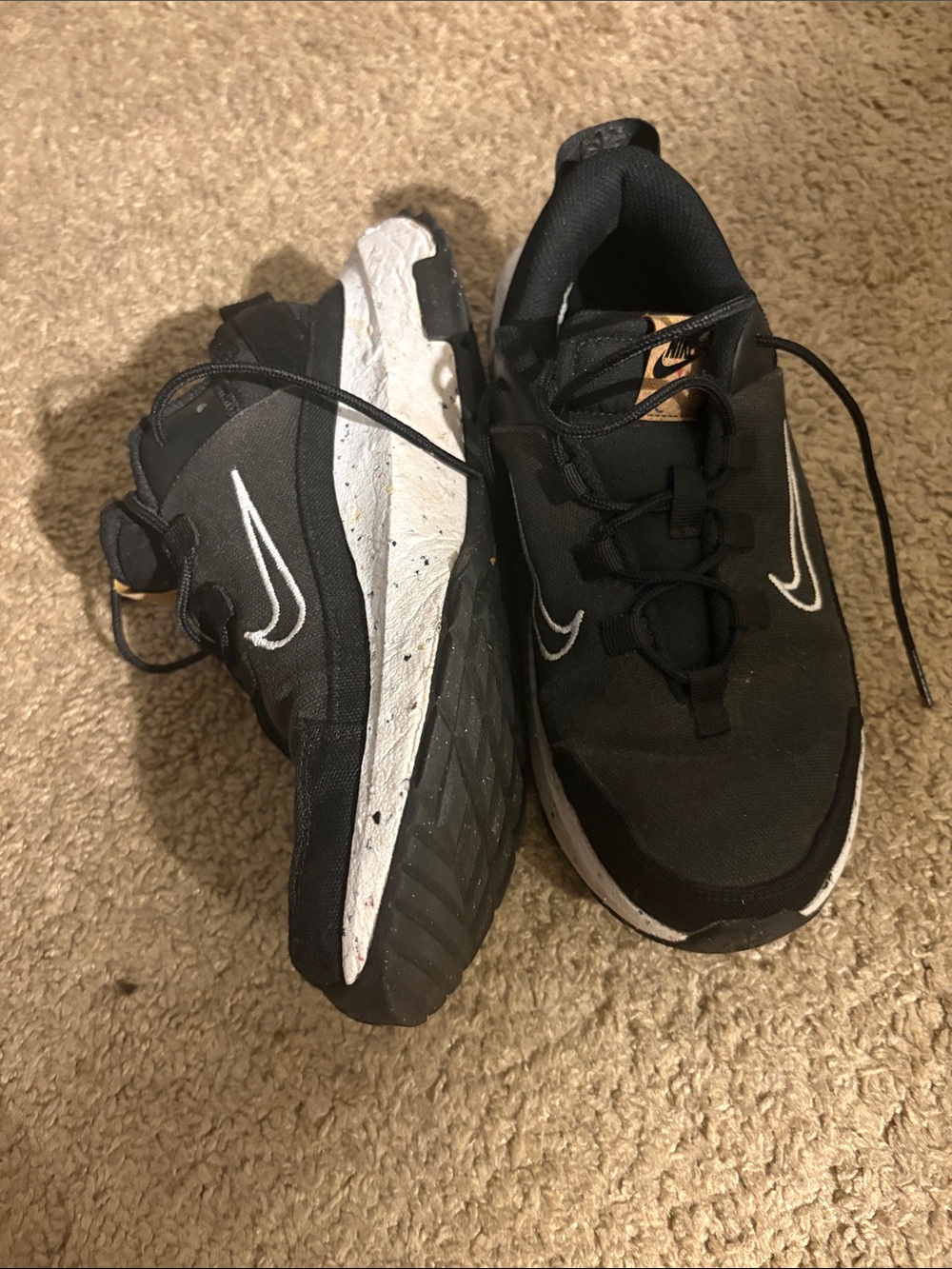 Nike Women’s Black and White Running Sneakers